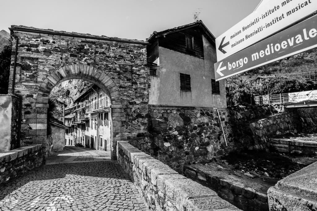 Le Coeur Du Pont Ξενοδοχείο Donnaz Εξωτερικό φωτογραφία
